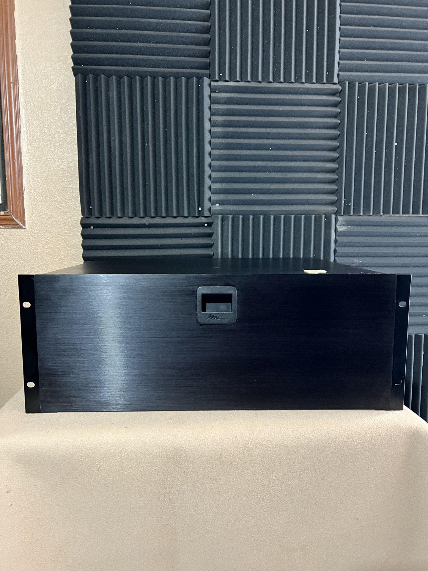 Middle Atlantic Products D4 4U Heavy-duty Rack Drawer