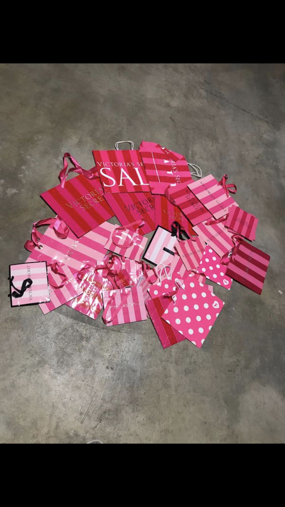 Victoria’s Secret paper bag (30 bags)