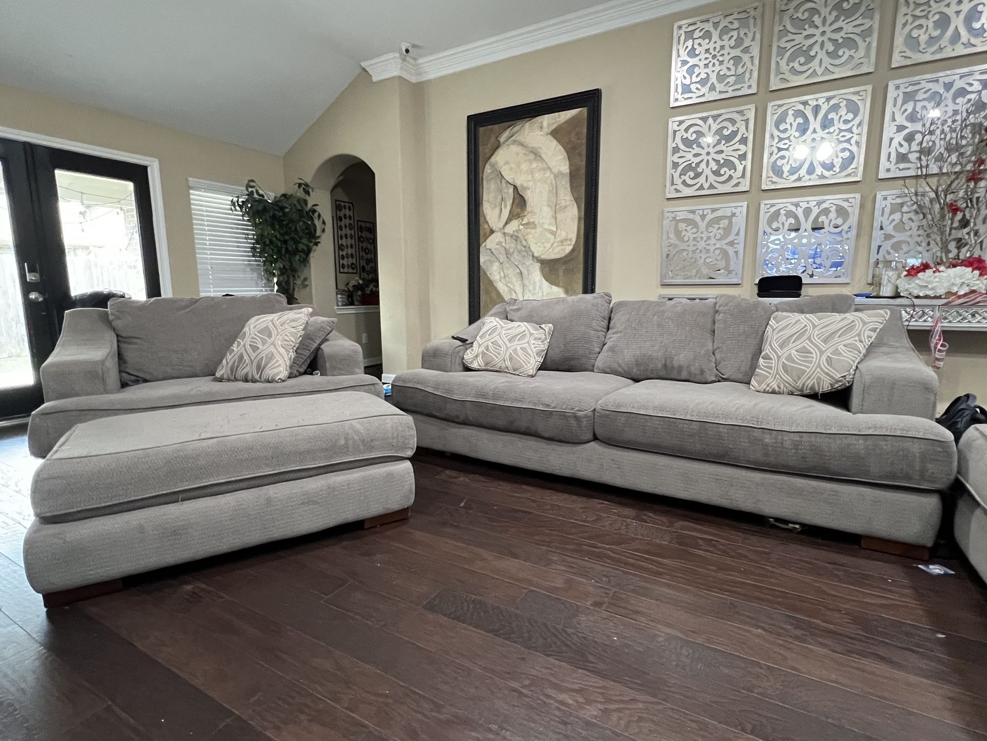 Gallery furniture Couch And Love Seat