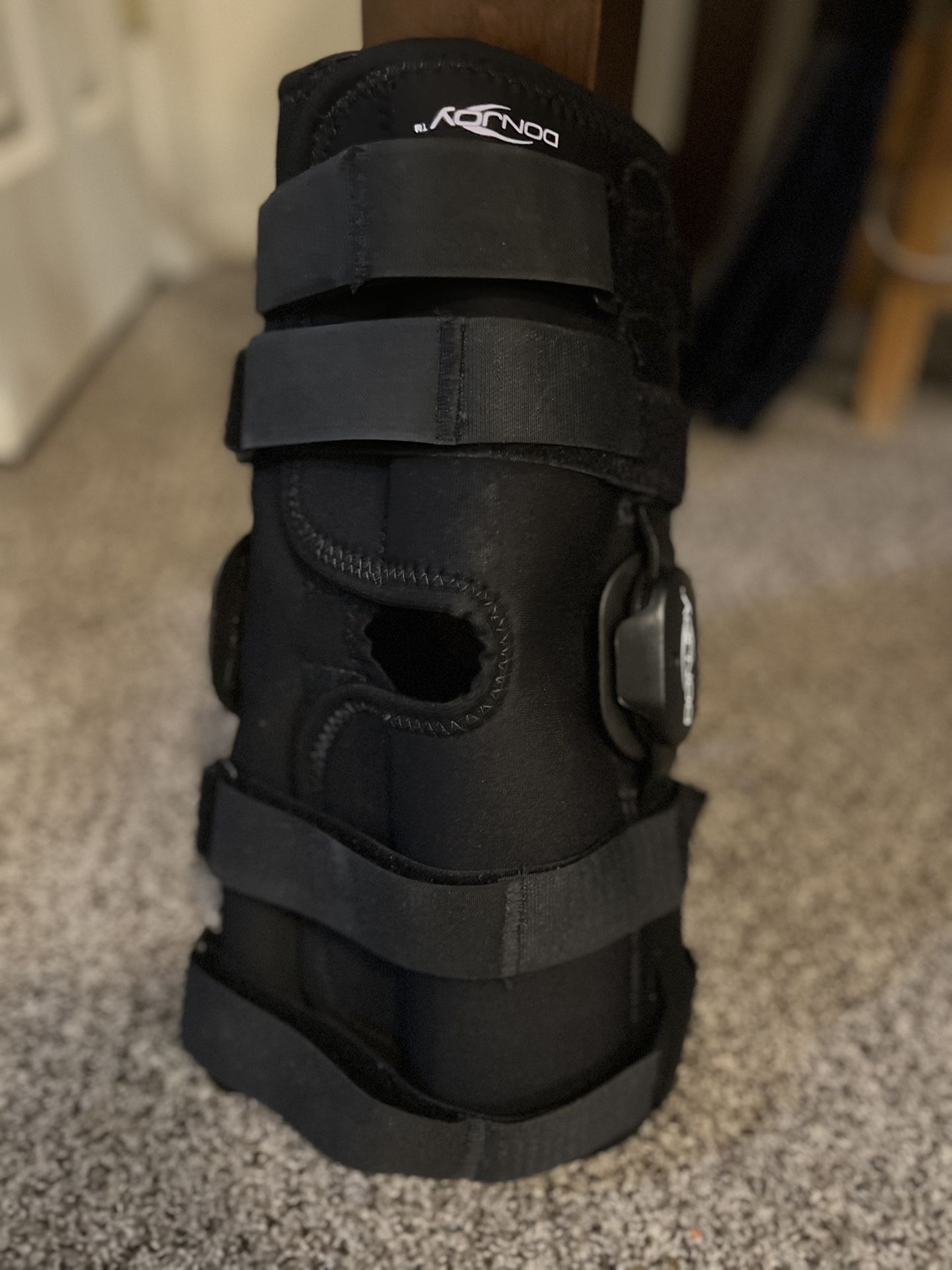 Donjoy Knee Brace