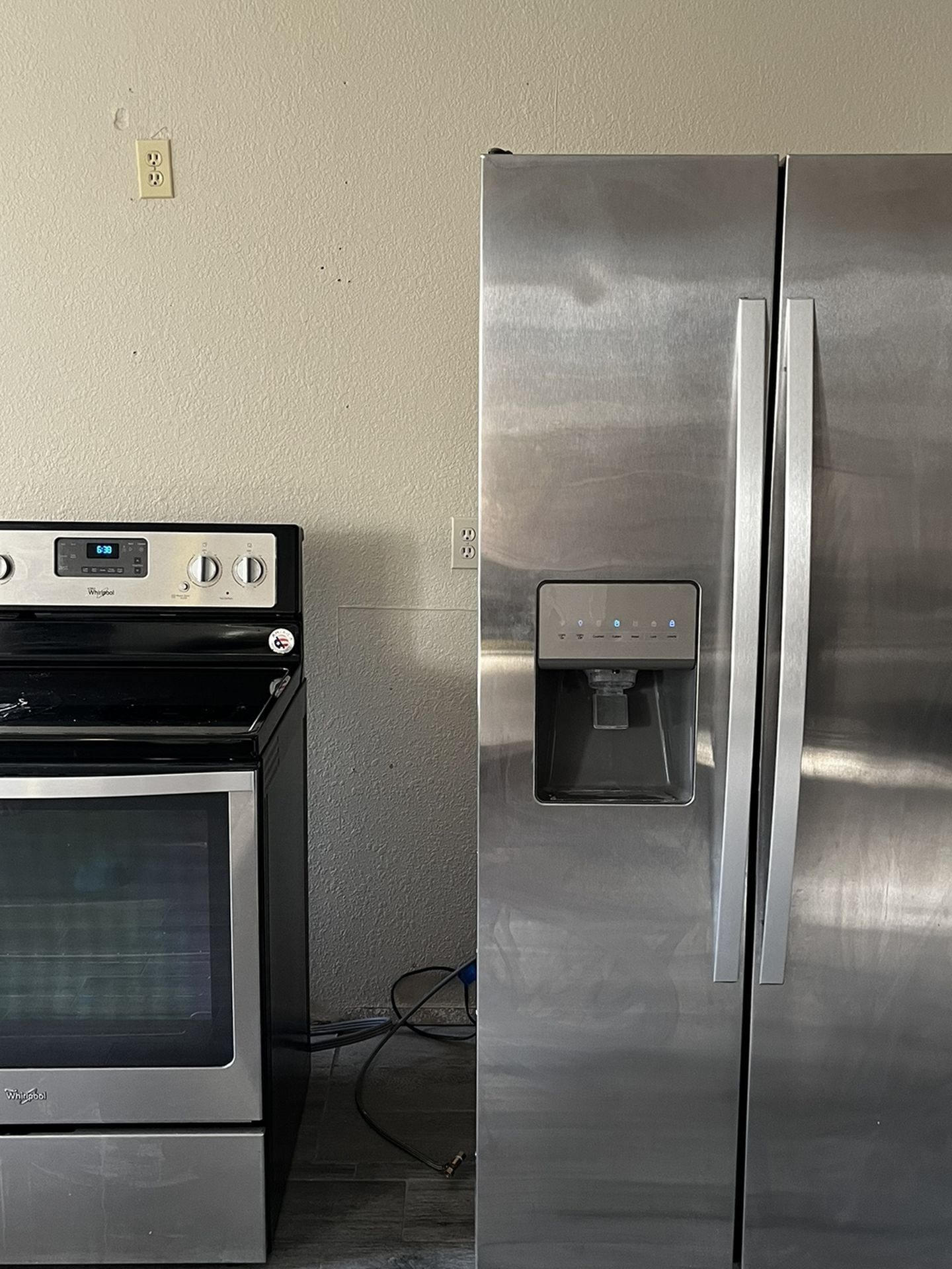 Range & Refrigerator 