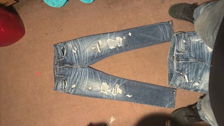 American Eagle Distressed Blue Jeans