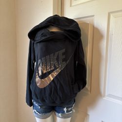 women’s medium nike sweater 