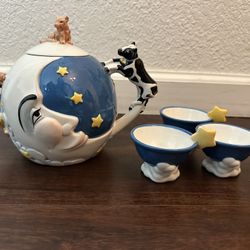 Hey Diddle Diddle Dept 56 Hand Painted Ceramic Tea Pot