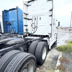 2019 Freightliner Cascadia