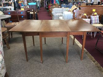 Drop leaf table