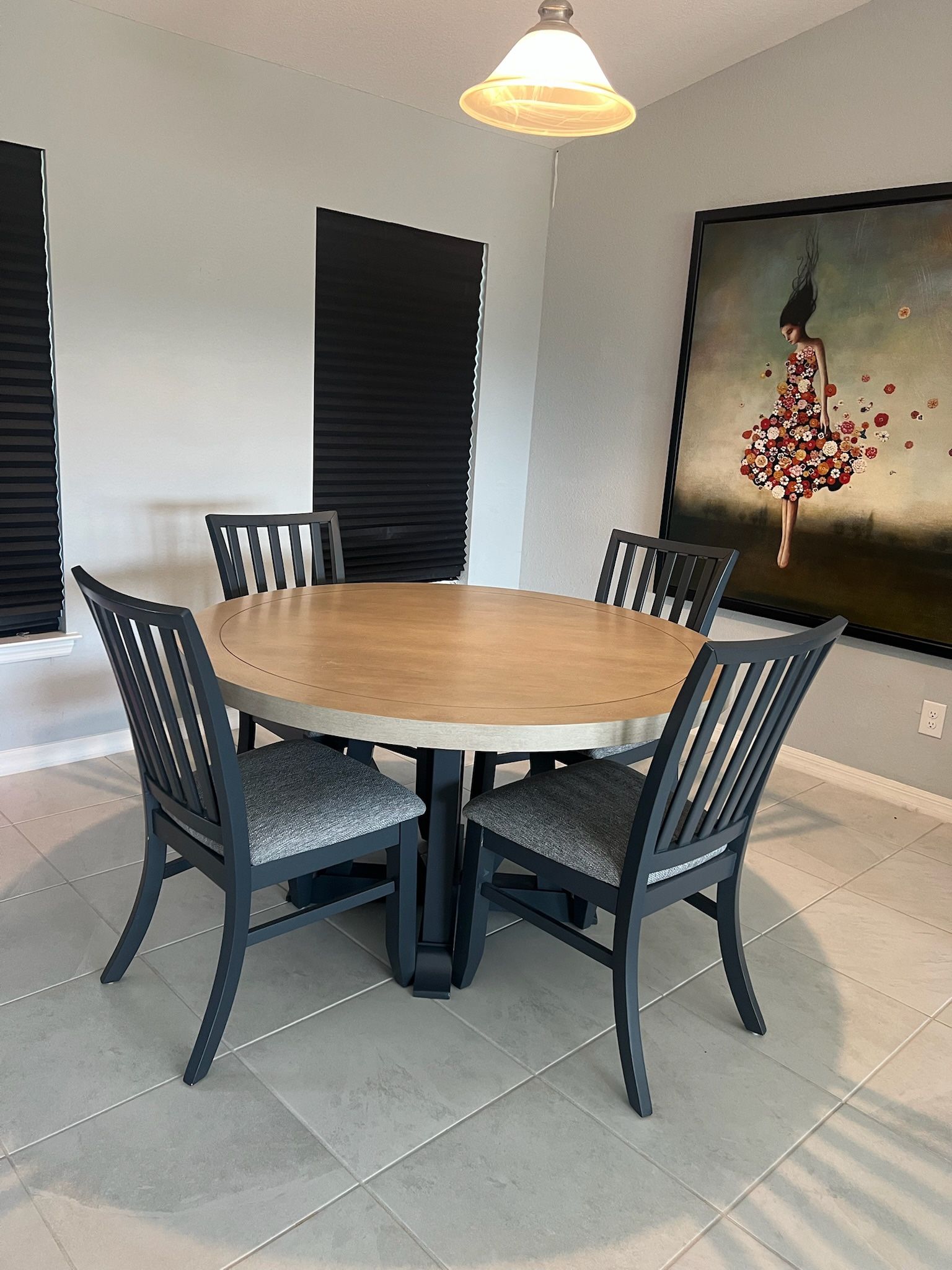 Hilton Head 5 Pc Round Dining Room With Graphite Chairs