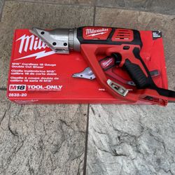 Milwaukee M18 Cordless Shear