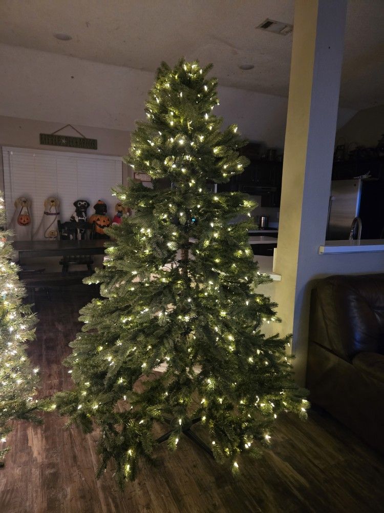 Brand New 7.5 Ft Prelit Christmas Tree Colored And Clear Lights