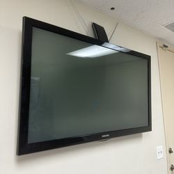 Samsung 50 Inch TV With Remote & Wall Mount