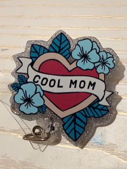 BADGE REEL COOL MOM