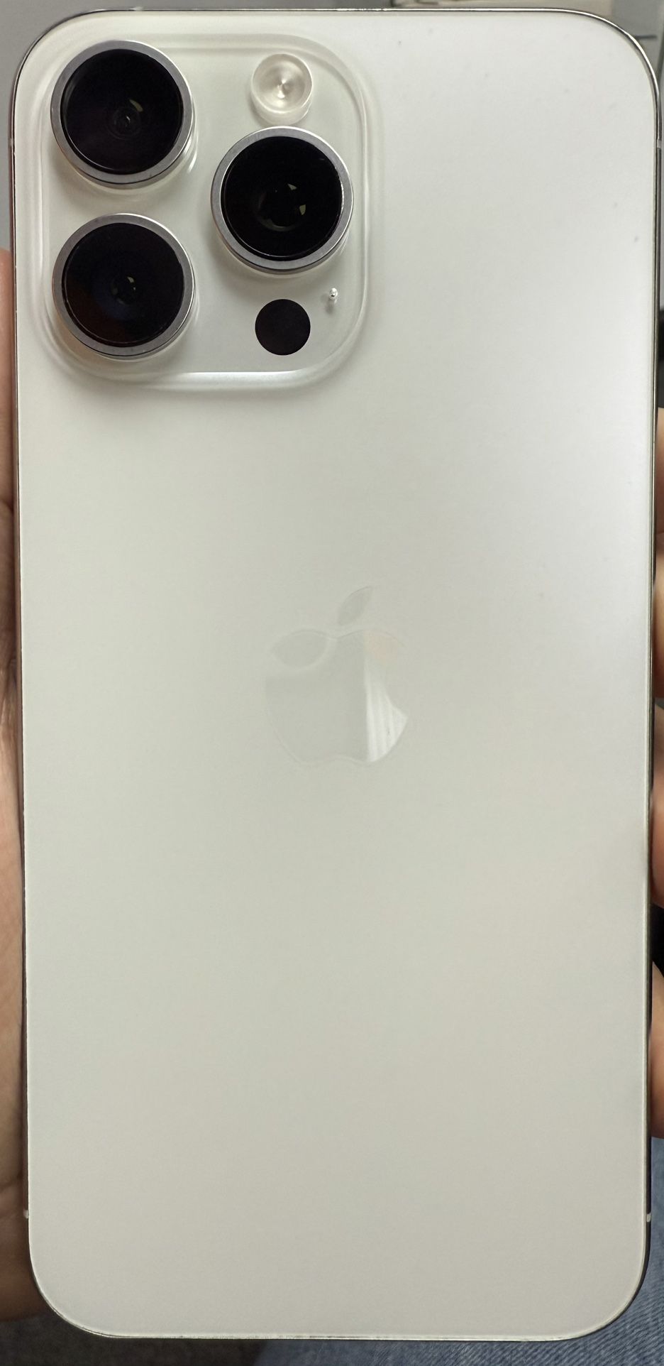 iPhone 15 Pro Max UNLOCKED