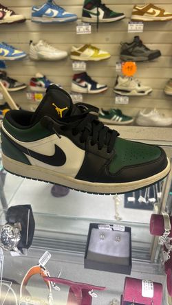Jordan 1s sz8.5
