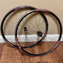 VELOMAX 700C CIRCUIT WHEEL SET