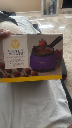Candy melting pot to melt all types of candy