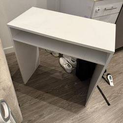 5 DESKS