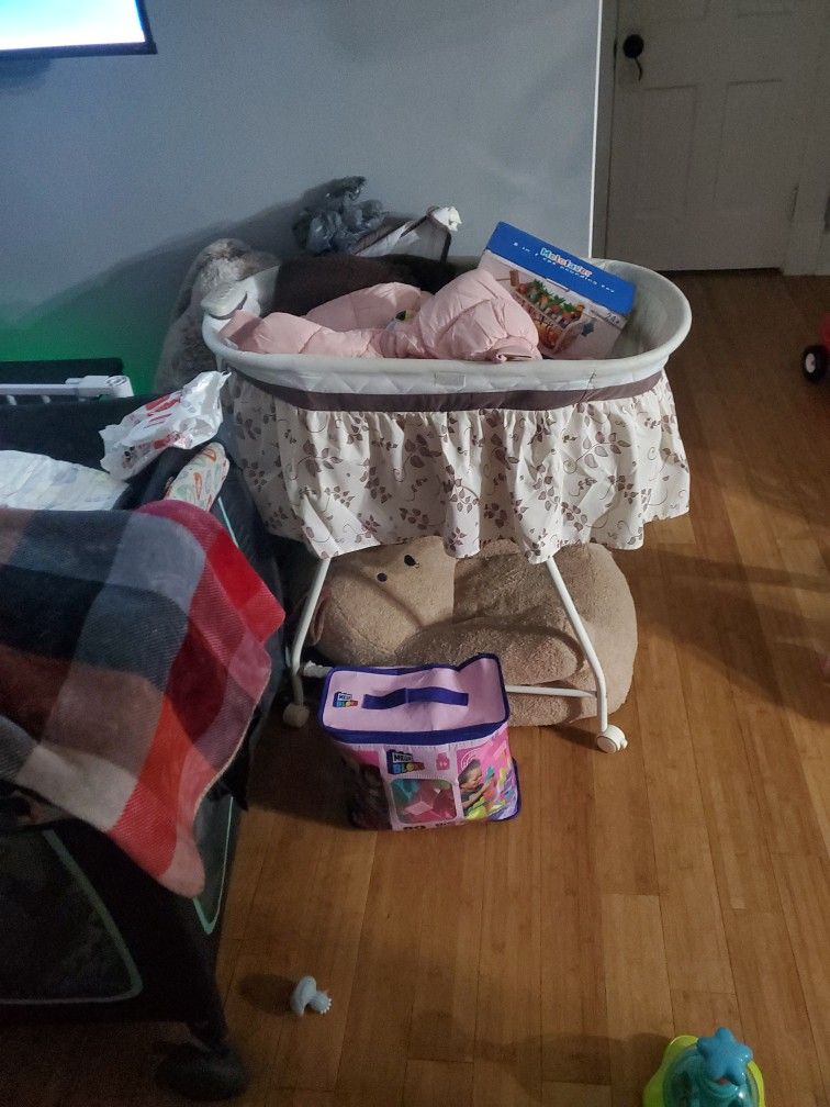 Girl Bassinet 