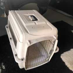 Dog , Cat or Animal Cage / Crate / Kennel - Great 👍🏼 Condition - 30x22 And 21 Inches Tall -NO Smells Or stains-must Come To Huntington Beach