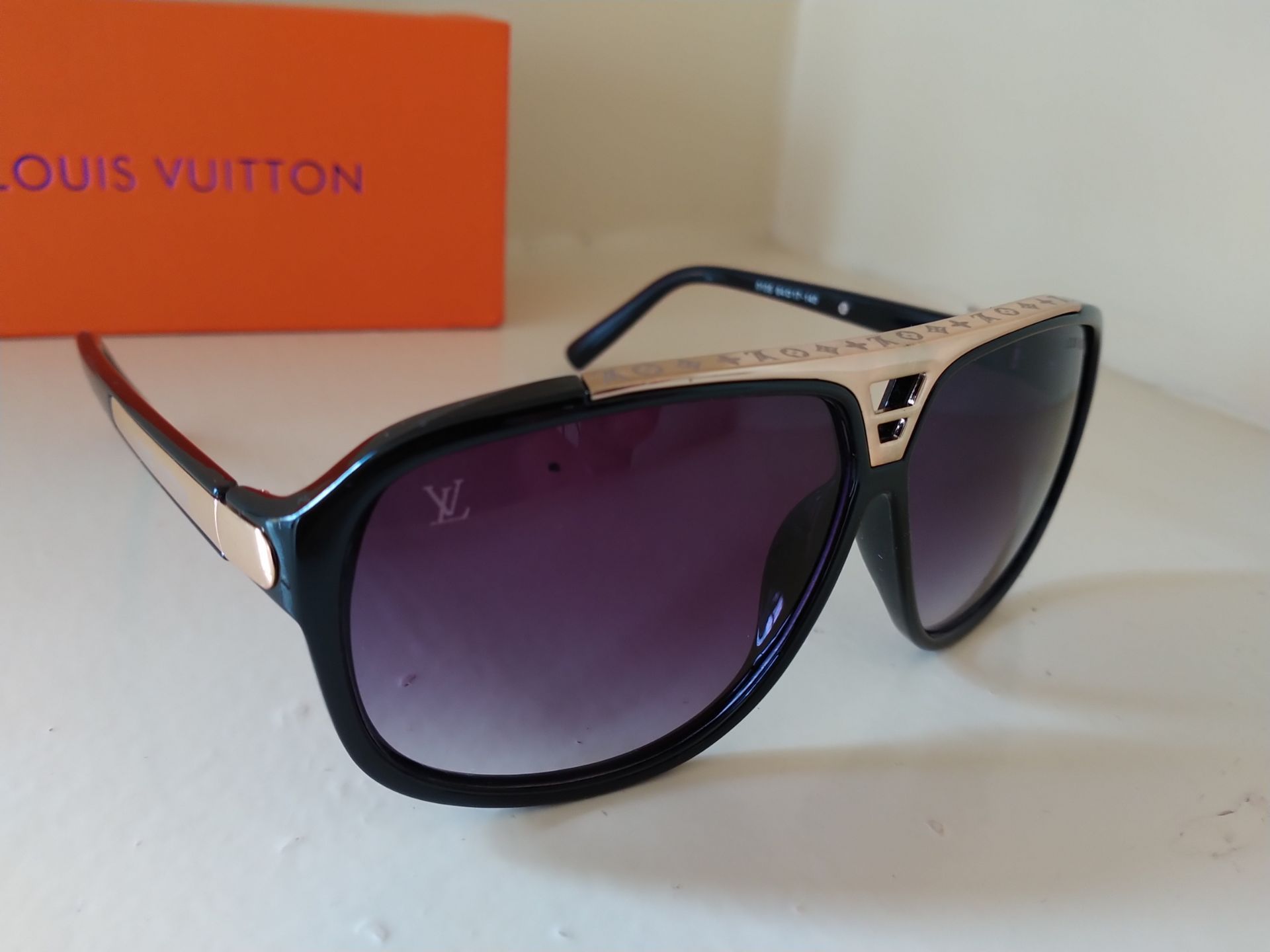 Louis Vuitton Evidence Gold luxury Sunglasses