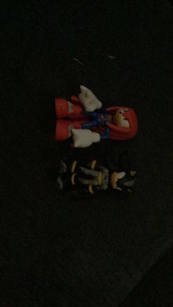 Shadow/ Batman  figure and knuckles / Superman figure
