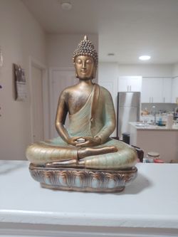 Resin Meditating Budhaa