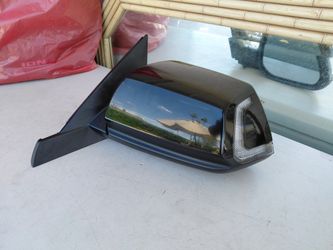 2023 - 2026 KIA NIRO SG2 LEFT MIRROR DRIVER SIDE W/ BLIND SPOT SIGNAL GENUINE USED OEM.  H2