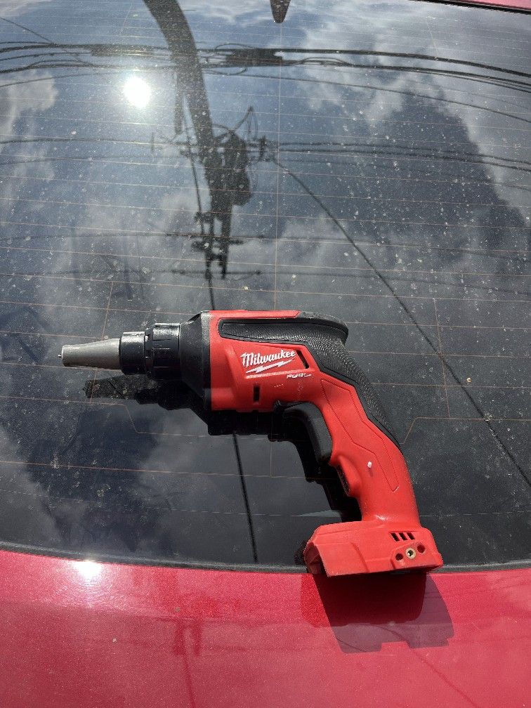 Milwaukee M18 Fuel Screw Gun $90 Firme Precio