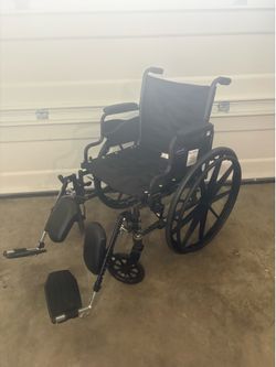 Heavy duty invacare wheelchair