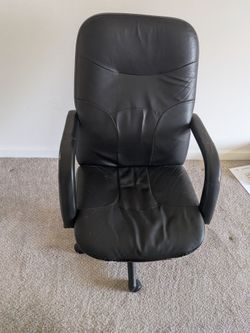 Computer chair    best offer as is see the pics