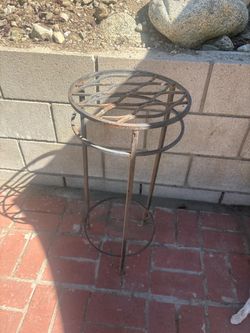 Metal Plant Stand Tall Round