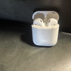 Apple AirPods with Charging Case (1st Generation) White