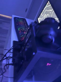 Built Gaming PC set up and stuff optional Runs well selling for cheap.