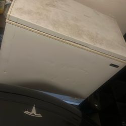 Magic Chef Deep Freezer Hardly Used 