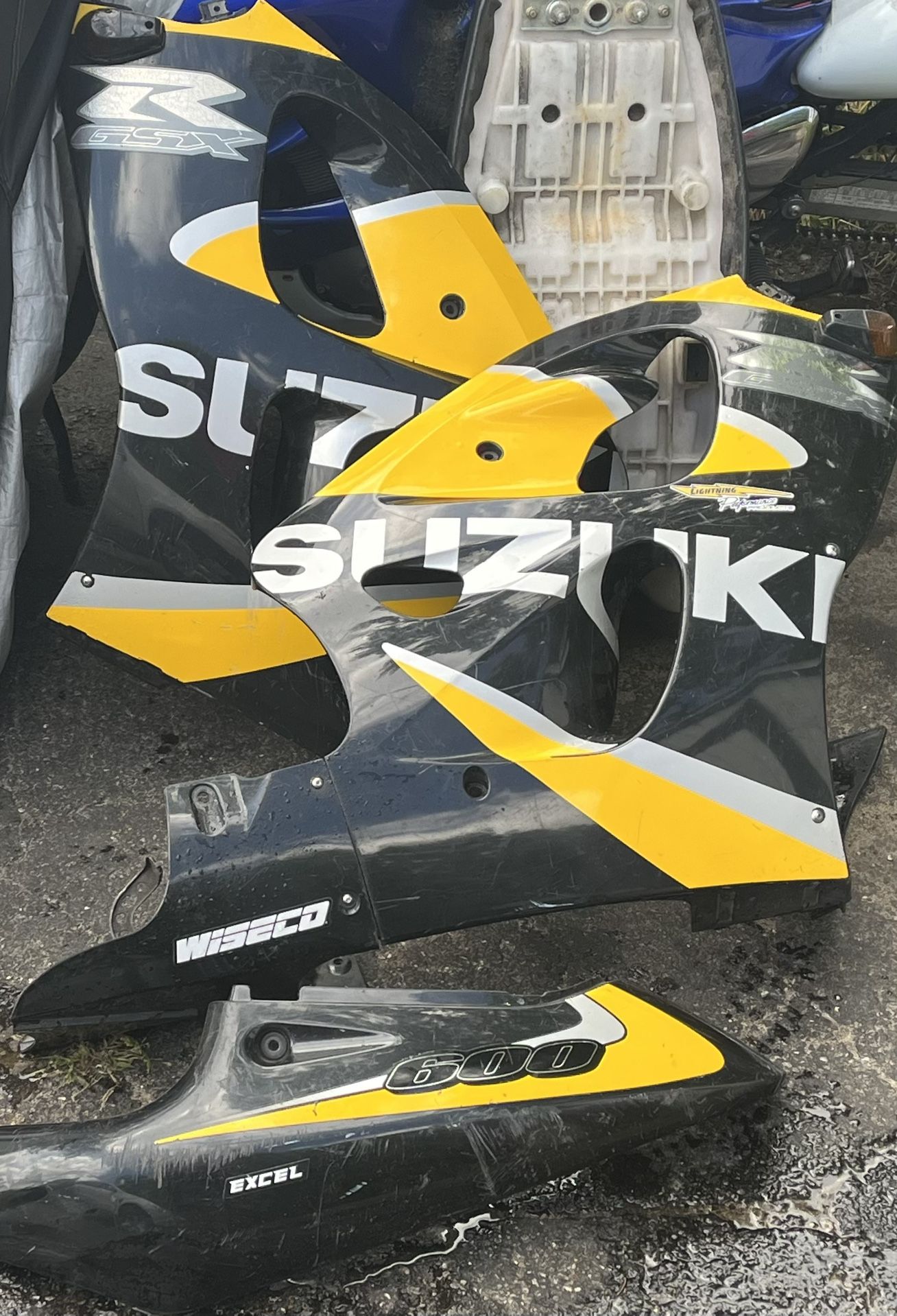 Suzuki Plastic Set