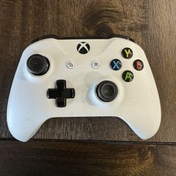 Xbox One controller And Games 