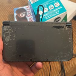 Used Nintendo 3DS XL