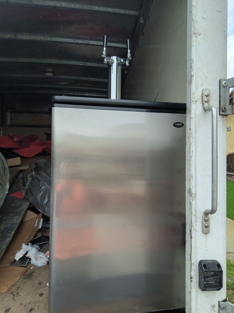 Beer Refrigerator Keg Holder