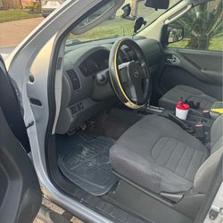 Nissan frontier 2010