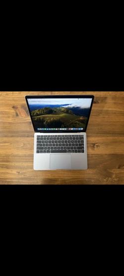 Apple MacBook Air 13-Inch Laptop 2019 8gb ram 120 GB hardrive with charger in good condition delivery available