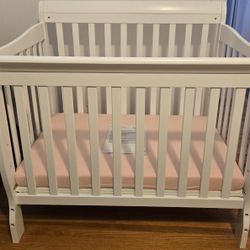 Fancy White Crib