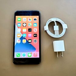 iPhone 7 Plus - UNLOCKED - Like New 