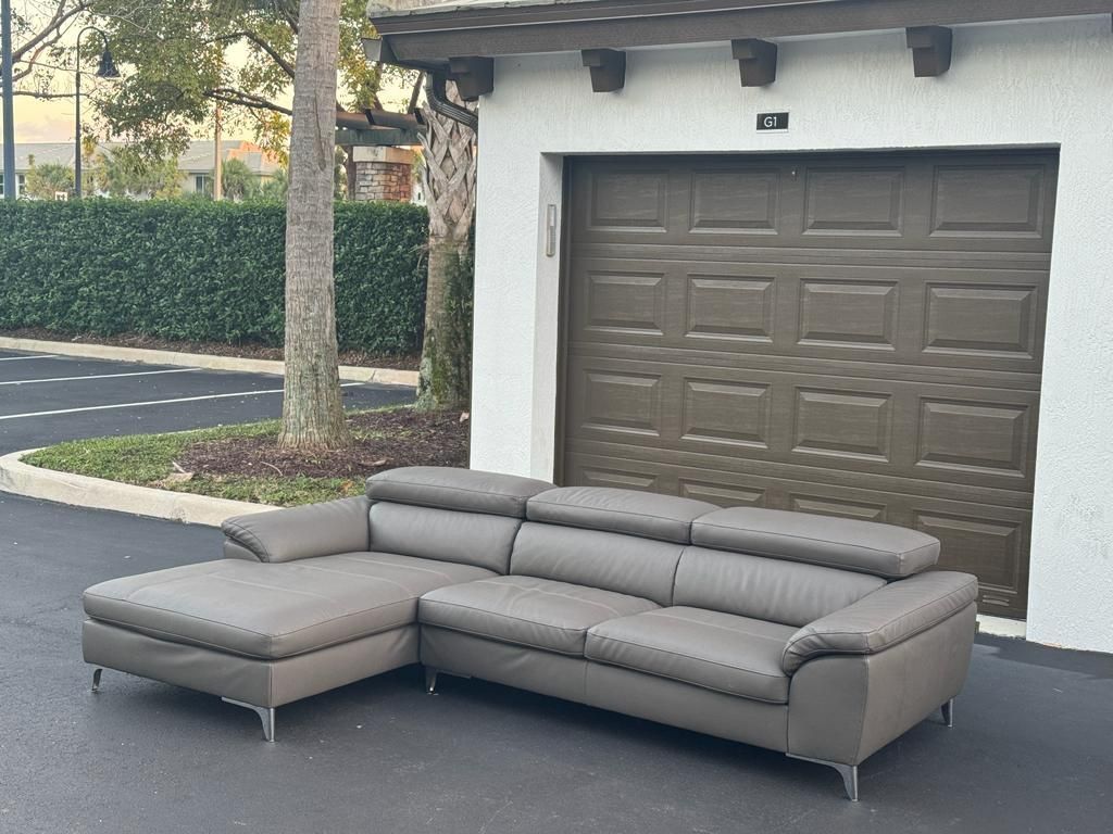 Couch/Sofa Sectional - Perazzi - Microfiber - Delivery Available 🚛