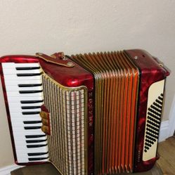 Hohner Concerto Ii. 34 Teclas ,3 Registros Y 72 Bajos Acordeon Accordion