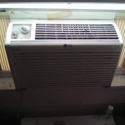 LG Air Conditioner 