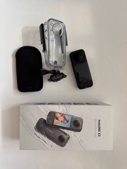 Insta360 X3 360 Camera + Dive Housing + Case + Original Box
