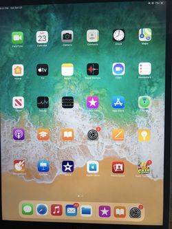 iPad Pro (10.5-inch) With Box And USB Cord