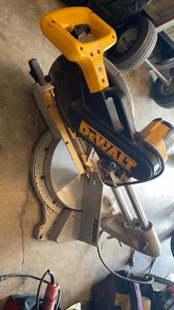 Dewalt. Saw