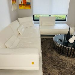 Accenti Italian III Leader Sectional White Sofa