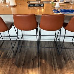 4 Bar Stools Like NEW