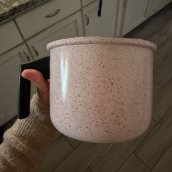 Pink boiling pot